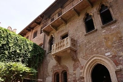 verona, balcone romeo e giulietta, meta italiana san valentino 2018